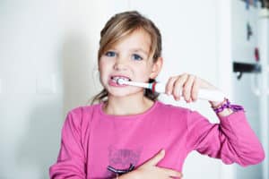 Ab wann sollten Kinder eine elektrische Zahnbürste benutzen